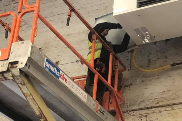 36811472_816317951906912_5379803115014848512_n